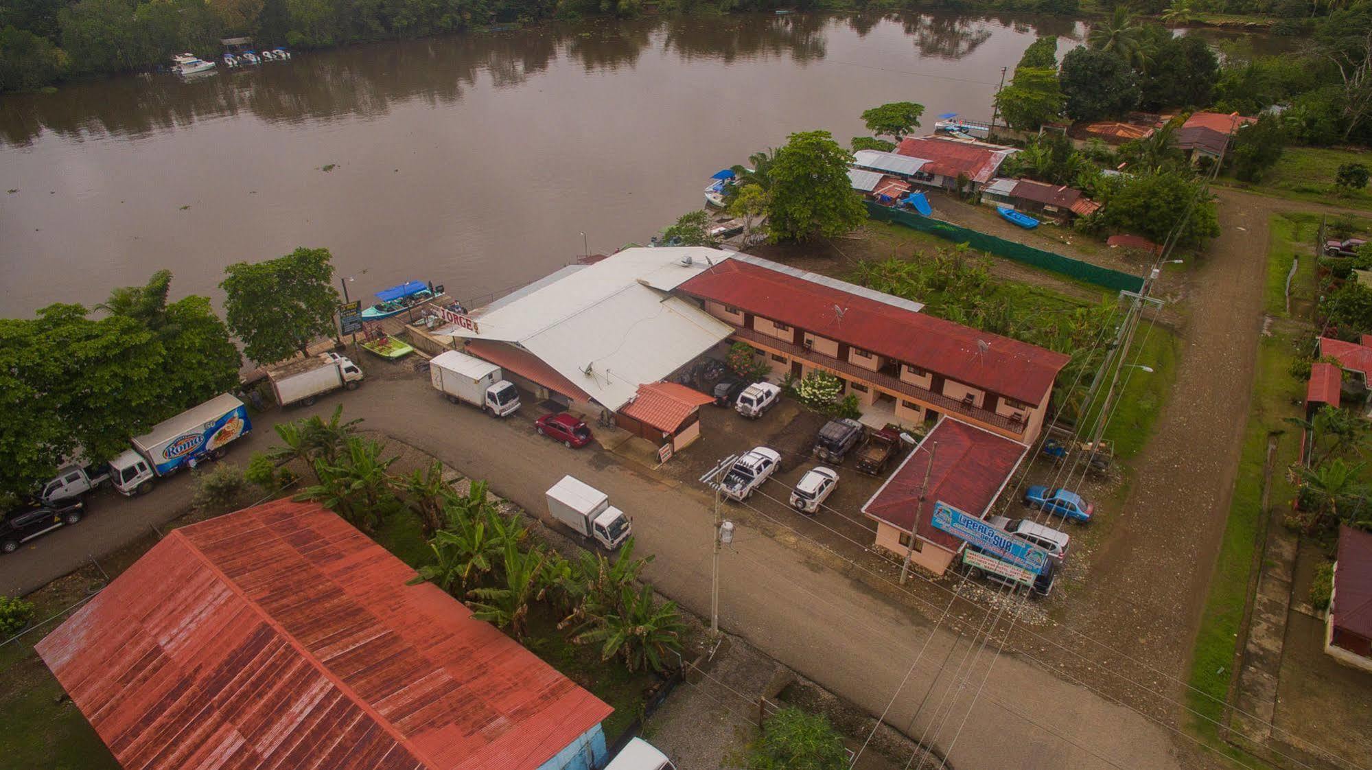 Hotel Sierpe River Exterior photo